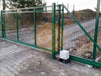 Металлические откатные ворота из 3D сетки